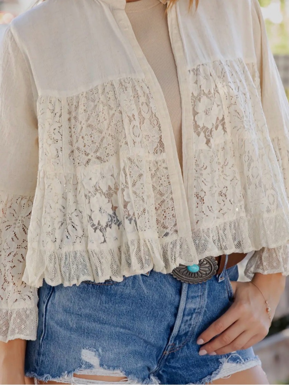Women's Cream Lace Ruffle Button-Front Top